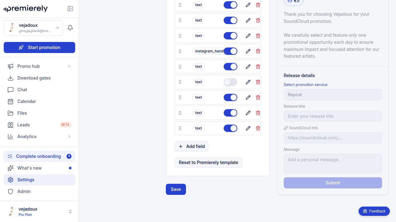 Custom fields section showing field list without required checkboxes